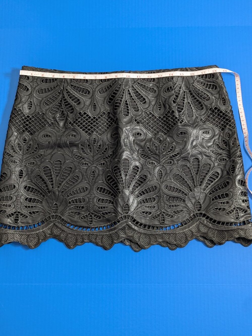 H&M Black Eyelet Embroidery Mini Skirt. Size 14 - Picture 3 of 12